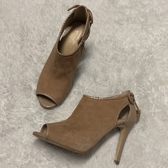 Michael MICHAEL KORS JENNINGS BOOTIES - Picture 1 of 8